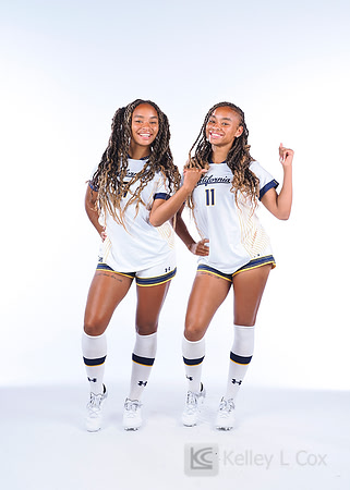 Anysa Gray (17), Amaya Gray (11)