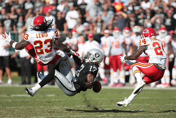 NFL: Kansas City Chiefs at Oakland Raiders