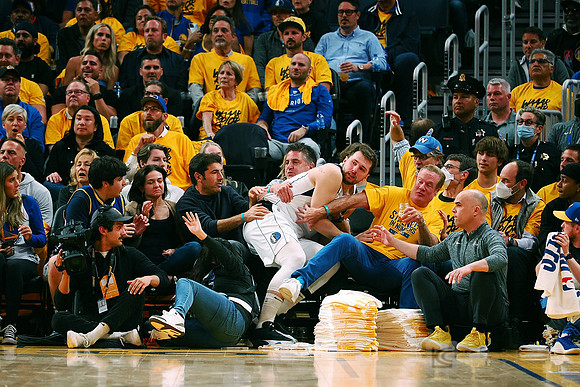 NBA: Playoffs-Dallas Mavericks at Golden State Warriors