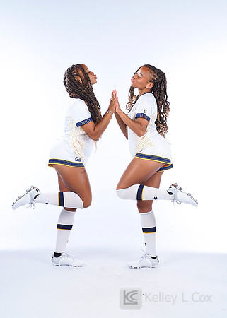 Anysa Gray (17), Amaya Gray (11)
