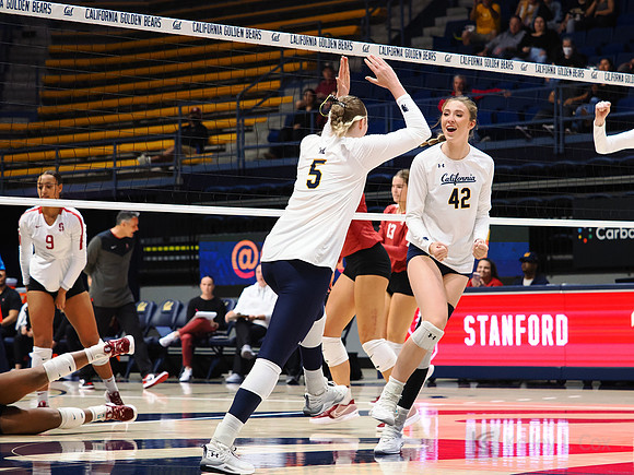 Leah Schmidt (5), Sophie Scott (42)