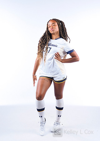 Anysa Gray (17)