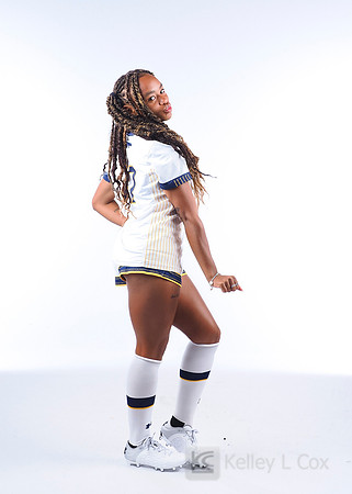 Anysa Gray (17)