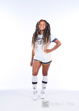 Anysa Gray (17)