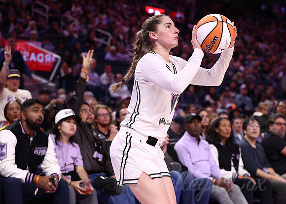 WNBA: Connecticut Sun at Golden State Valkyries