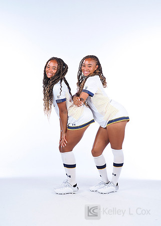Anysa Gray (17), Amaya Gray (11)
