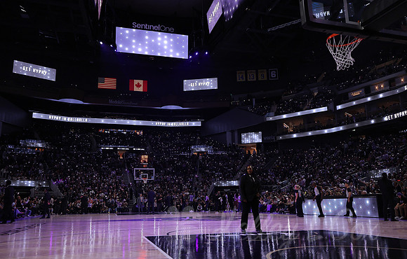 WNBA: Connecticut Sun at Golden State Valkyries