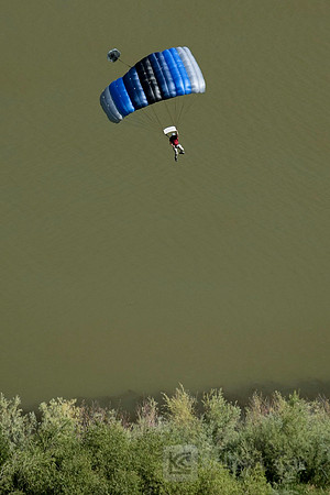 BASE Jumping