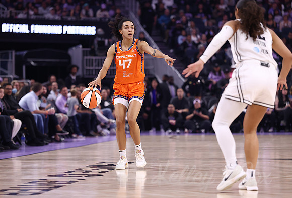 WNBA: Connecticut Sun at Golden State Valkyries