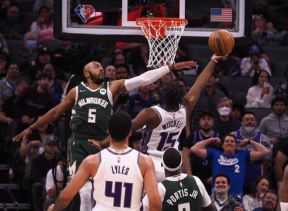 NBA: Milwaukee Bucks at Sacramento Kings