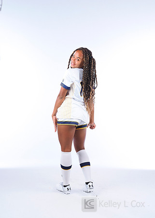Anysa Gray (17)