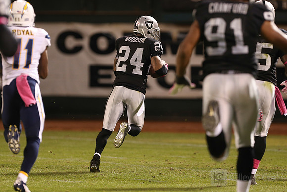 NFL: San Diego Chargers at Oakland Raiders