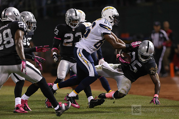 NFL: San Diego Chargers at Oakland Raiders