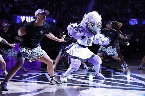 WNBA: Connecticut Sun at Golden State Valkyries