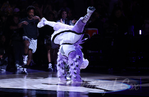 WNBA: Connecticut Sun at Golden State Valkyries