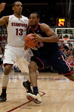 NCAA MEN'S BASKETBALL 2011 - Feb 03 - Arizona at Stanford