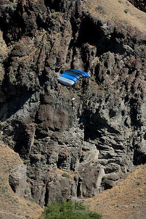 BASE Jumping