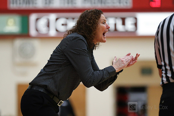 Cal State East Bay Pioneers head coach Suzy Barcomb