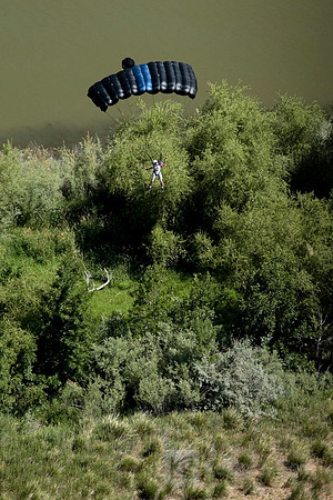 BASE Jumping