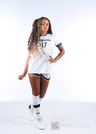 Anysa Gray (17)
