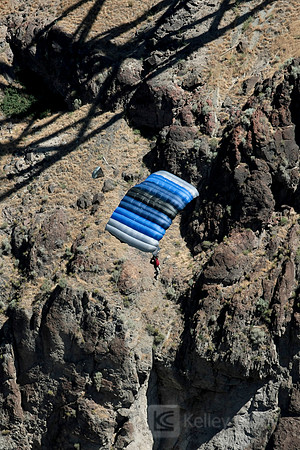 BASE Jumping