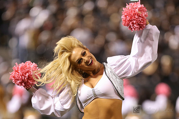 NFL: San Diego Chargers at Oakland Raiders
