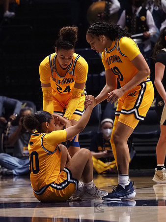 Jayda Curry (#30), Evelien Lutje Schipholt (#24), Jazlen Green (#10)