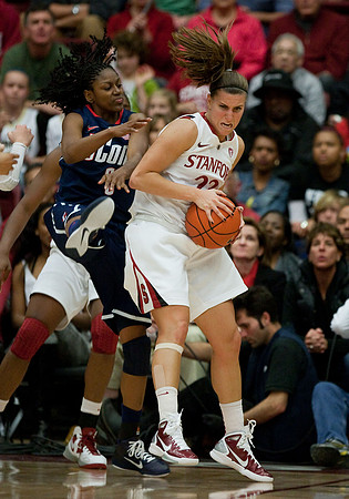 NCAA WOMEN'S BASKETBALL 2010 - Dec 30 - Connecticut at Stanford