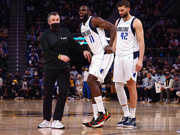 NBA: Dallas Mavericks at Golden State Warriors