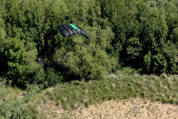 BASE Jumping