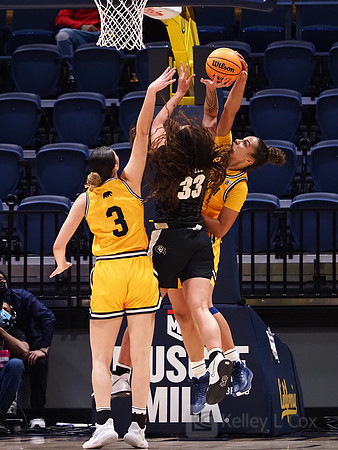 Evelien Lutje Schipholt (#24), Dalayah Daniels (#3)