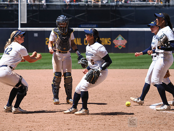 Kaylee Pond (42), Mika Lee (5)