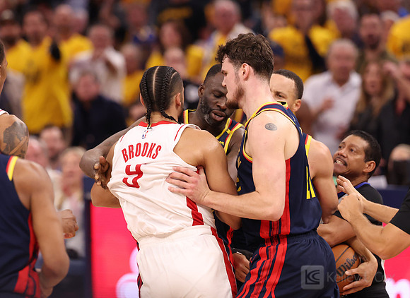 NBA: Playoffs-Houston Rockets at Golden State Warriors