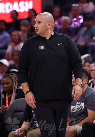 WNBA: Connecticut Sun at Golden State Valkyries