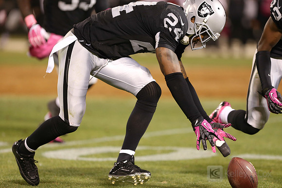 NFL: San Diego Chargers at Oakland Raiders