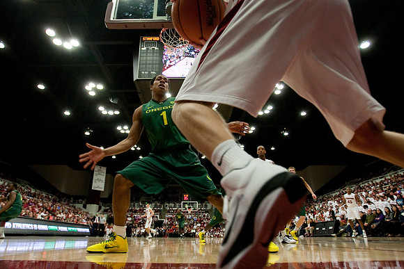 NCAA MEN'S BASKETBALL 2011 - Jan 27 - Oregon at Stanford