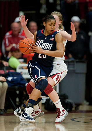 NCAA WOMEN'S BASKETBALL 2010 - Dec 30 - Connecticut at Stanford