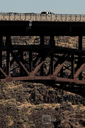BASE Jumping