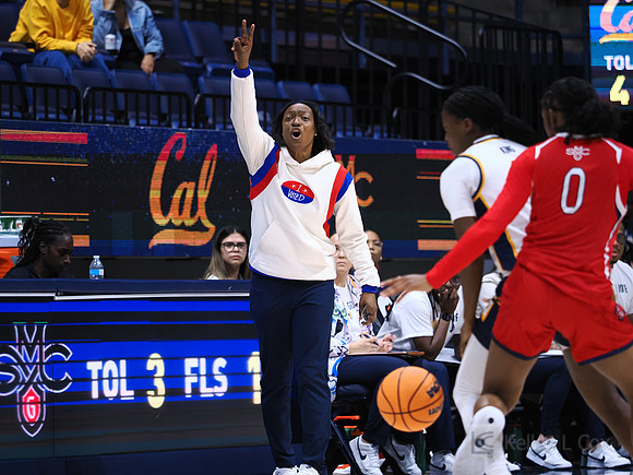 Women’s Basketball: California Golden Bears vs Saint Mary’s Gaels