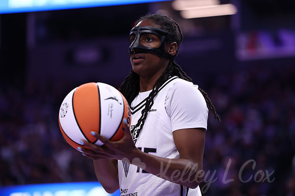 WNBA: Connecticut Sun at Golden State Valkyries