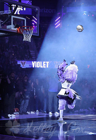 WNBA: Connecticut Sun at Golden State Valkyries