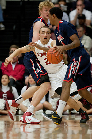 NCAA MEN'S BASKETBALL 2011 - Feb 03 - Arizona at Stanford