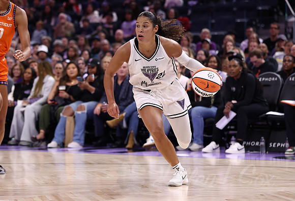 WNBA: Connecticut Sun at Golden State Valkyries