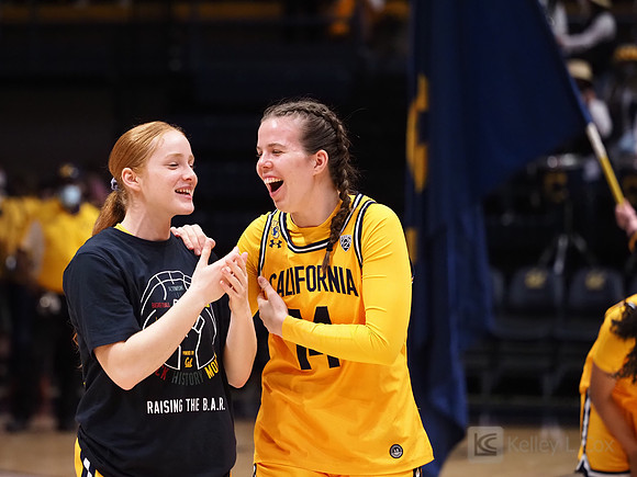 Ornela Muca (#31), Alma Elsnitz (#14)