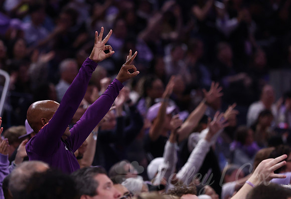 WNBA: Connecticut Sun at Golden State Valkyries
