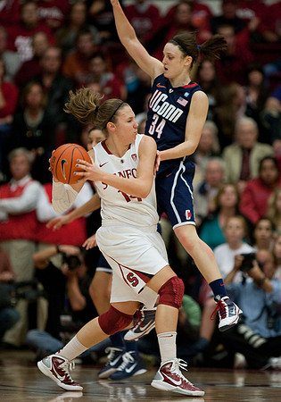 NCAA WOMEN'S BASKETBALL 2010 - Dec 30 - Connecticut at Stanford