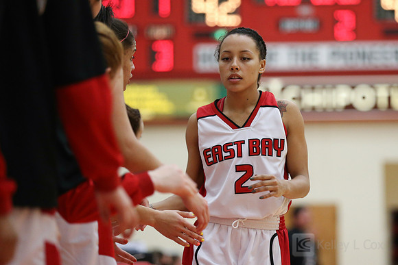 Cal State East Bay Pioneers guard LeAnna Willingham (2)