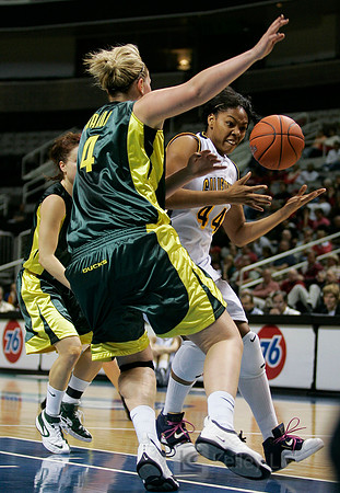 Ashley Walker, Ellie Manou