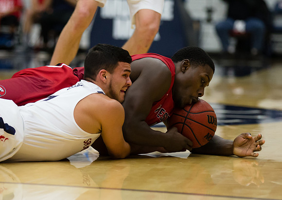NCAA Basketball: Western Kentucky at St. Mary's